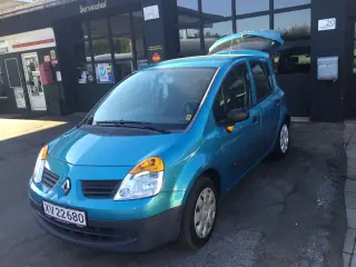 Renault modus 1.,2 16v står som ny bil