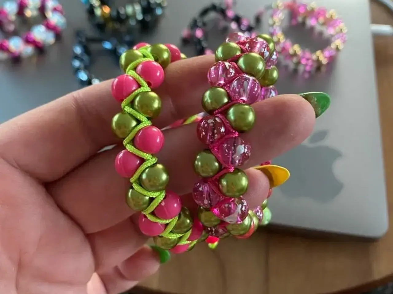 Billede 3 - Nye knyttede armbånd