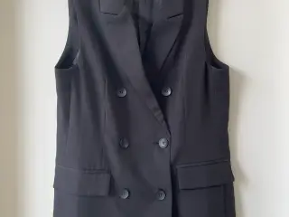 Tippy suit vest