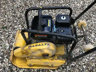 Pladevibrator 100kr pr. Dag udlejes 