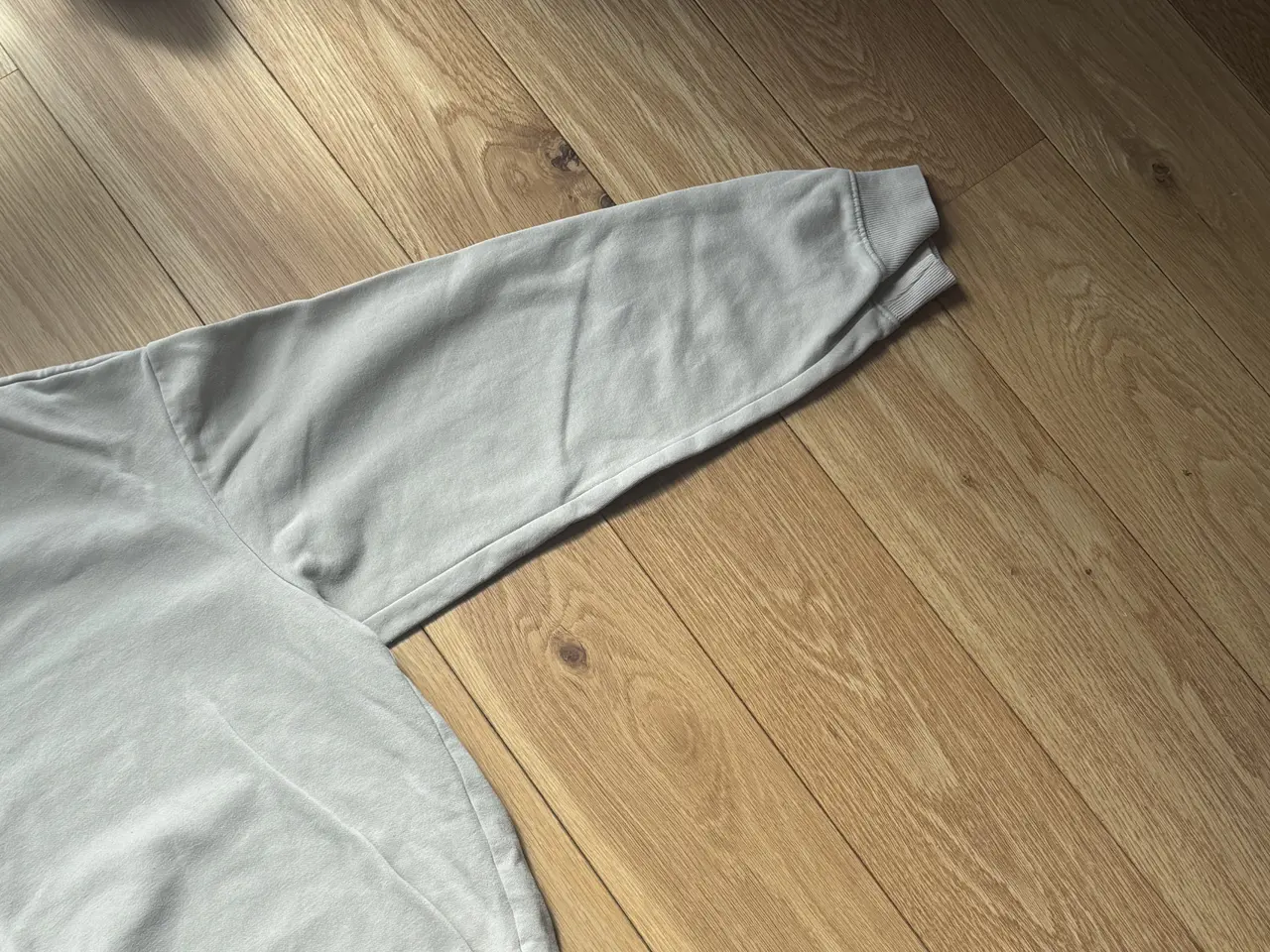 Billede 2 - Trøje fra H&M pris 149 kr størrelse L