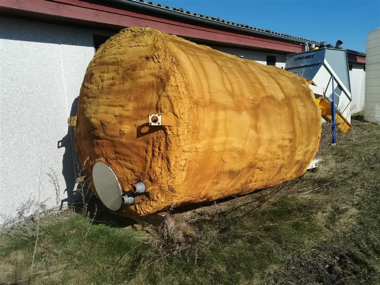Billede 1 - - - - 1 stk. 8000L fedttank   isoleret
