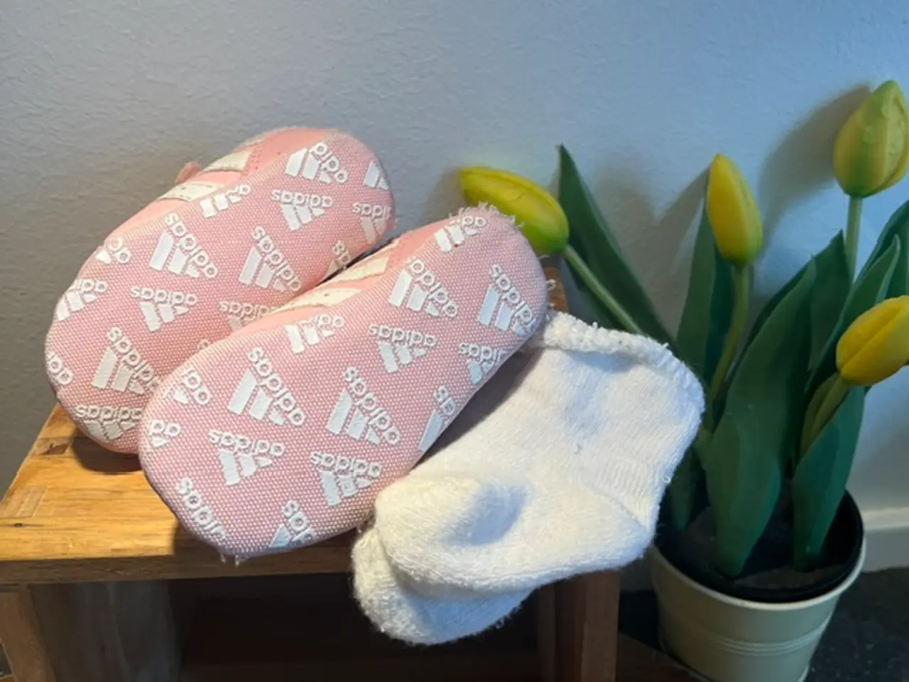 Billede 3 - Søde lyserøde Adidas babysko m. strømper – Str. 17