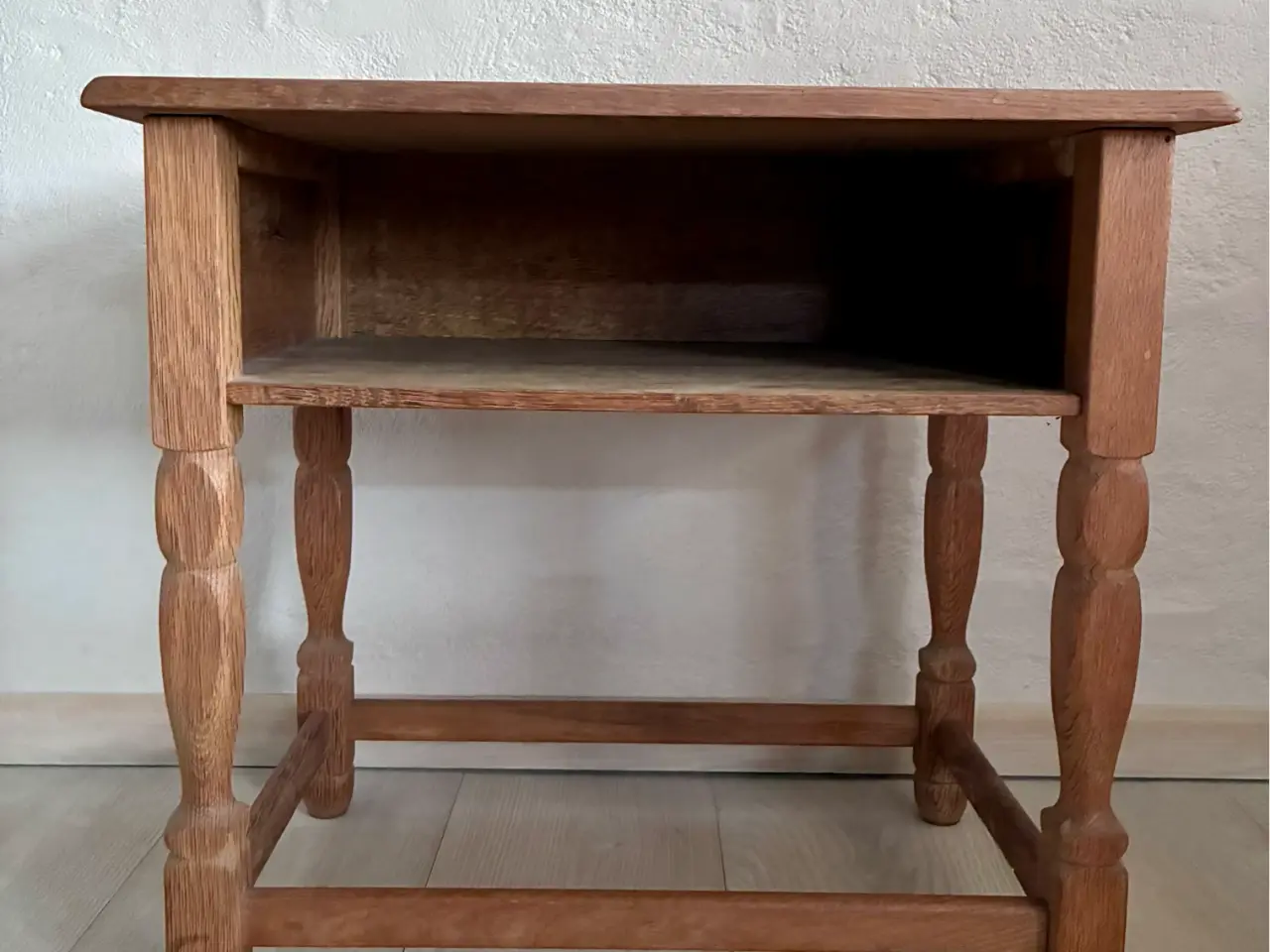 Billede 6 - Lille sidebord / sengebord i massiv eg, 1960 - 197