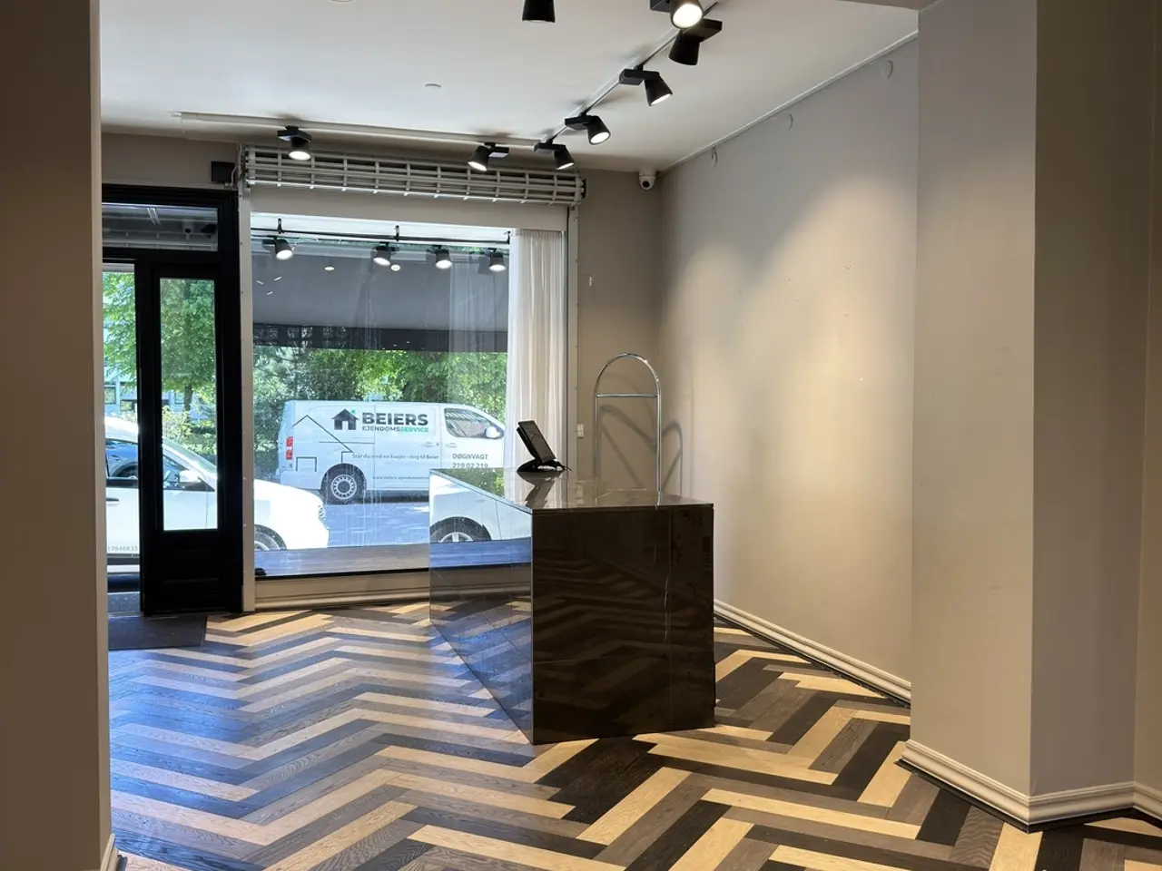 Billede 4 - Indbydende butik. kontor eller klinik