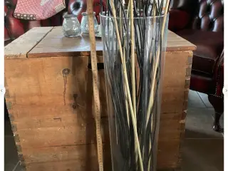 Høj glas vase sælges