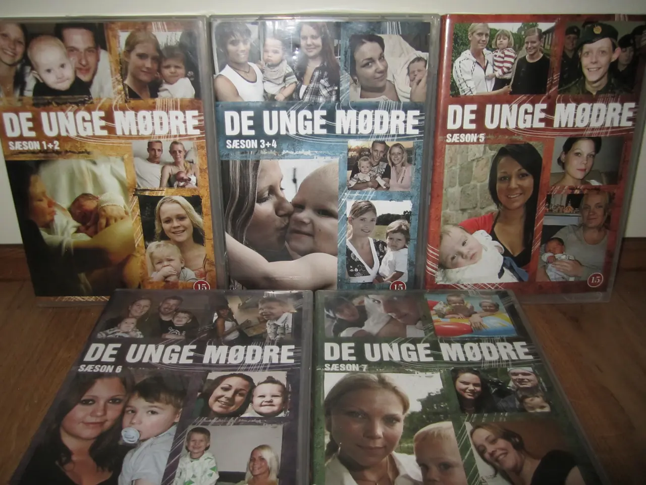 Billede 1 - DE UNGE MØDRE. Sæson. 1-7.