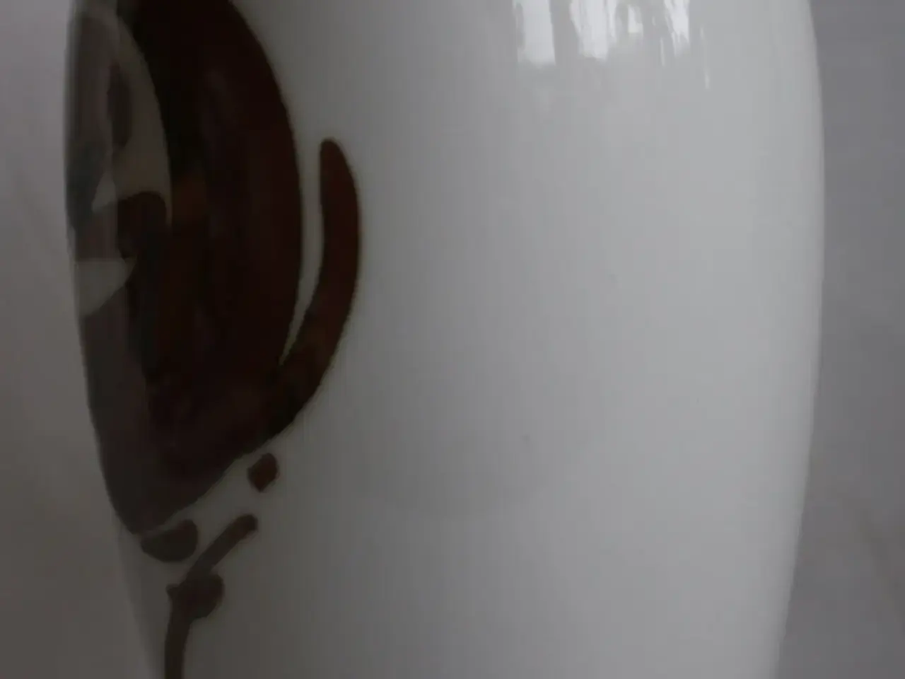 Billede 3 - Vase med brun dekoration fra Bing og Grøndahl