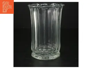 Glasvase fra Tjekkoslovakiet (str. 15 cm)