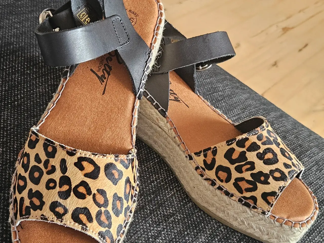 Billede 1 - UBRUGTE SANDALER
