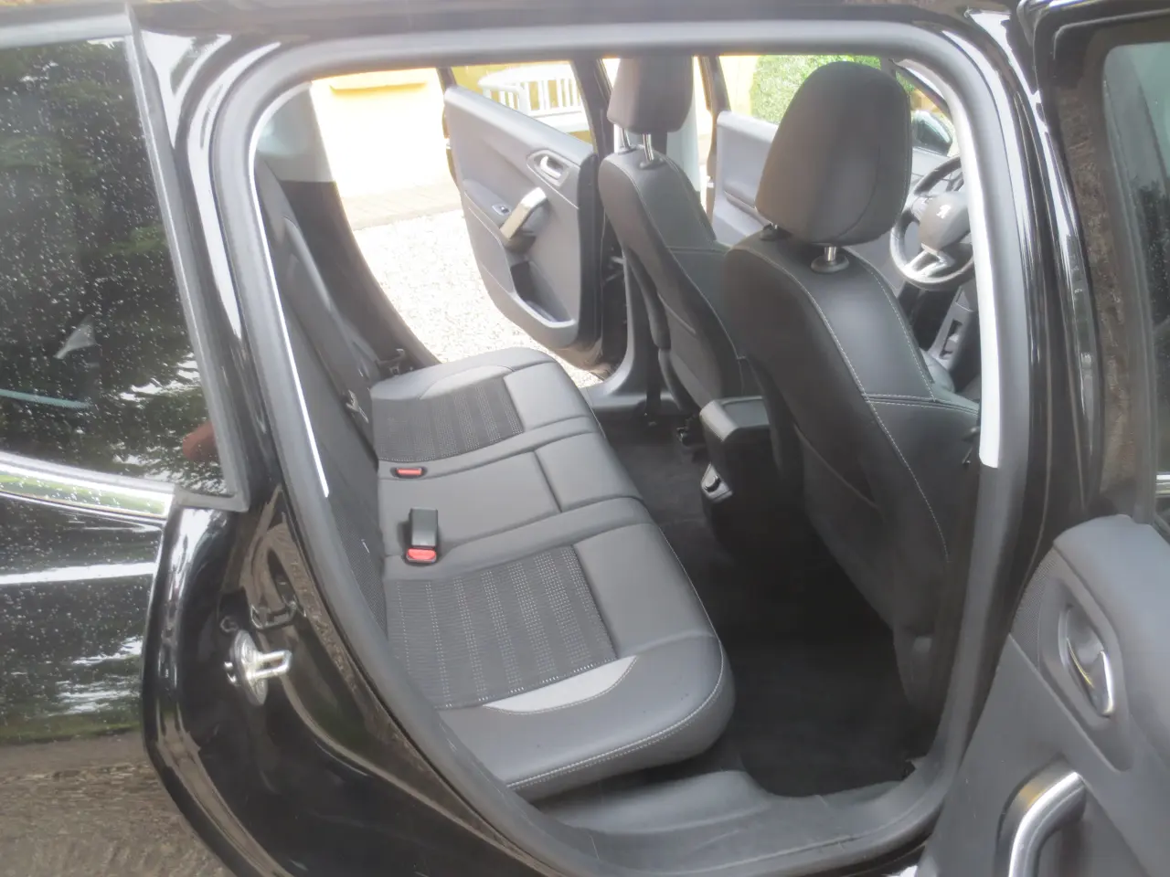Billede 14 - Peugeot 2008 1.6 Blue HDi Årg 2017, Nysynet.