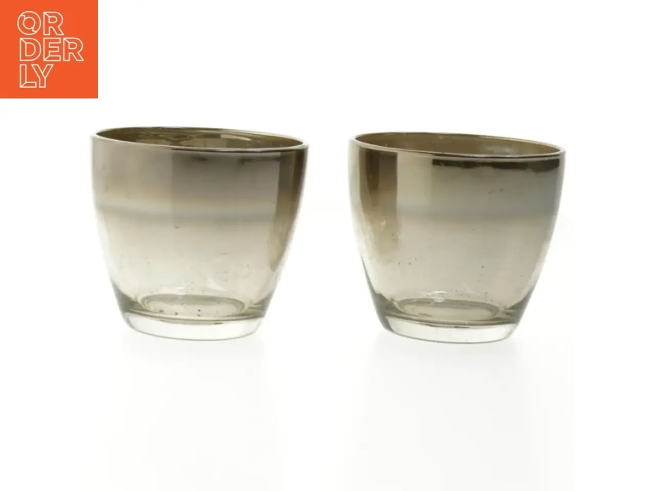 Billede 1 - Sæt med to glas/skjulere (str. Ø. 9,5 cm. længde. 8,5 cm)