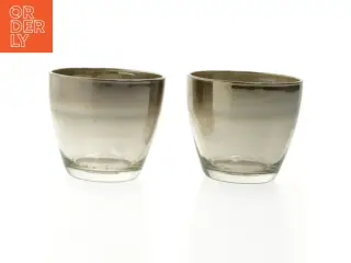 Sæt med to glas/skjulere (str. Ø. 9,5 cm. længde. 8,5 cm)