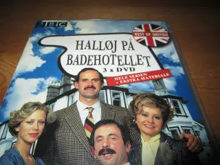 HALLØJ PÅ BADEHOTELLET. HELE SERIEN.