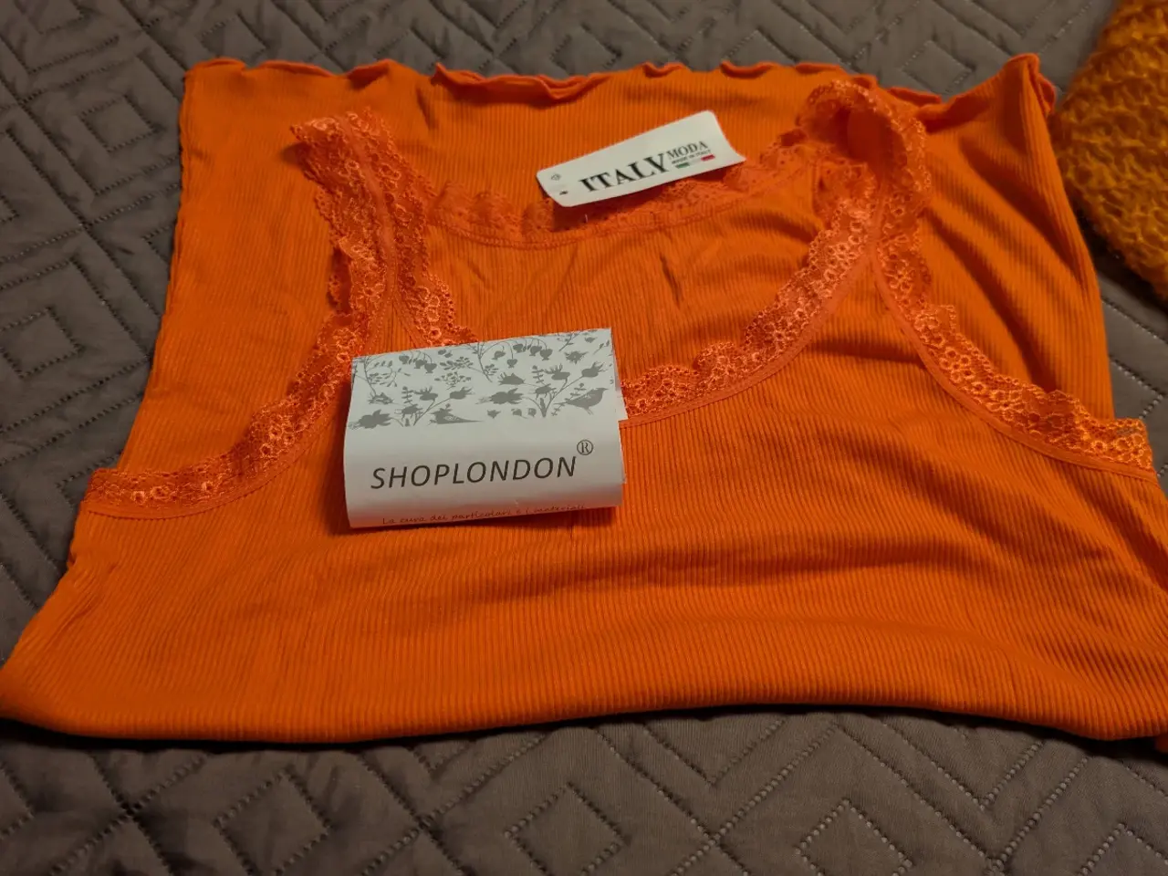 Billede 4 - Orange strik med top