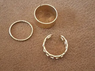 Guldfarvede ringe