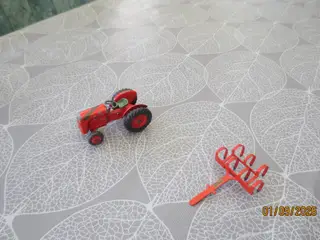 1 stk Modeltraktor Tekno Ferguson og Harve