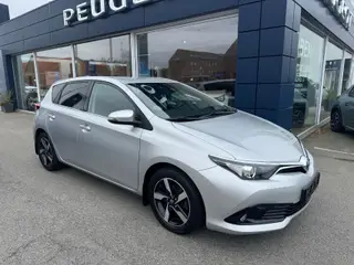 Toyota Auris 1,2 T T2 Comfort Safety Sense 116HK 5d 6g