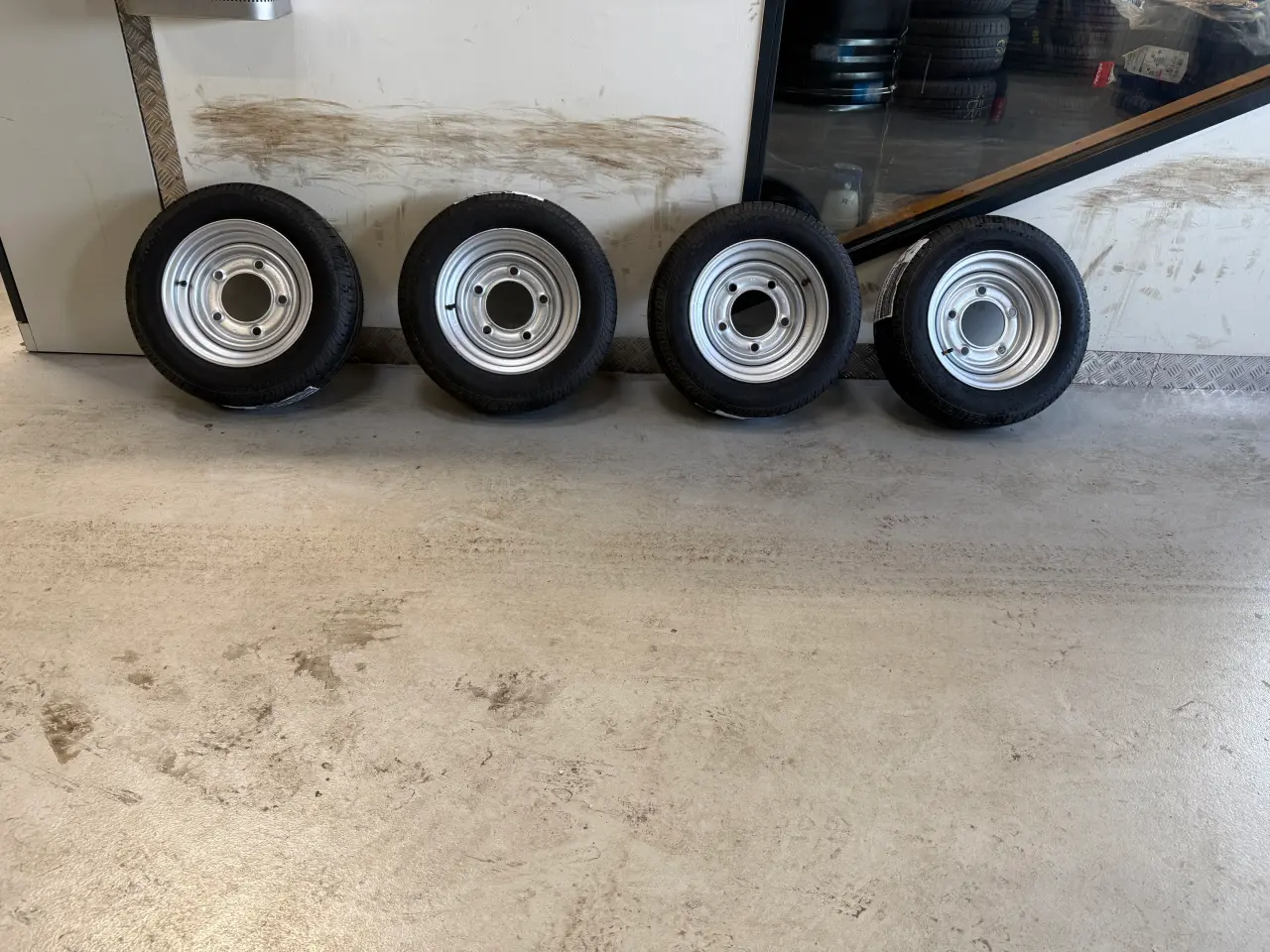 Billede 1 - 4 komplette trailer hjul