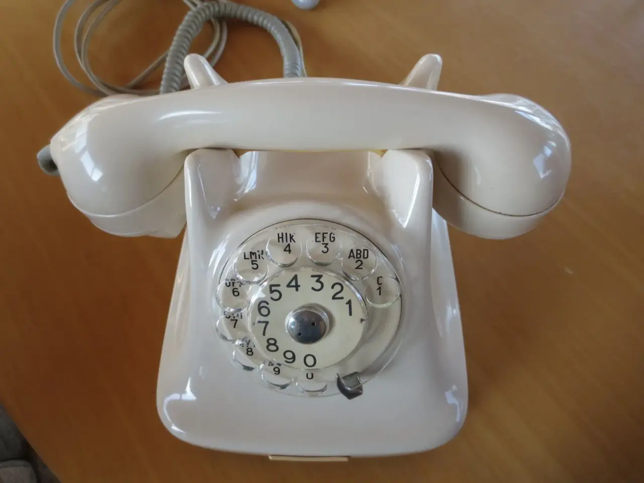 Billede 1 - Flødefarvet drejeskive telefon