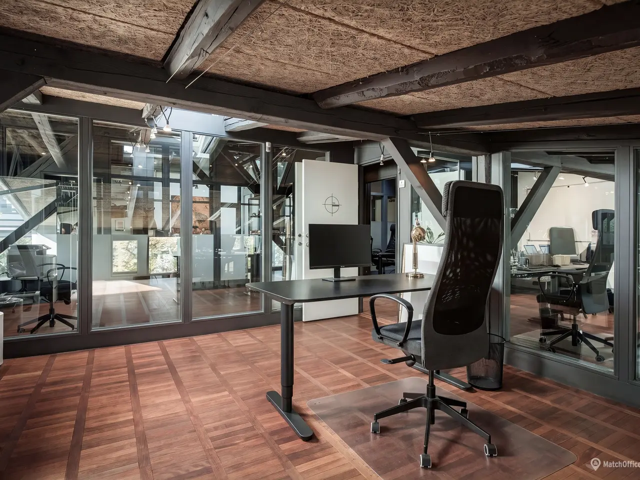 Billede 5 - Moderne kontor i historiske rammer ud til havnefronten og Svanemøllen