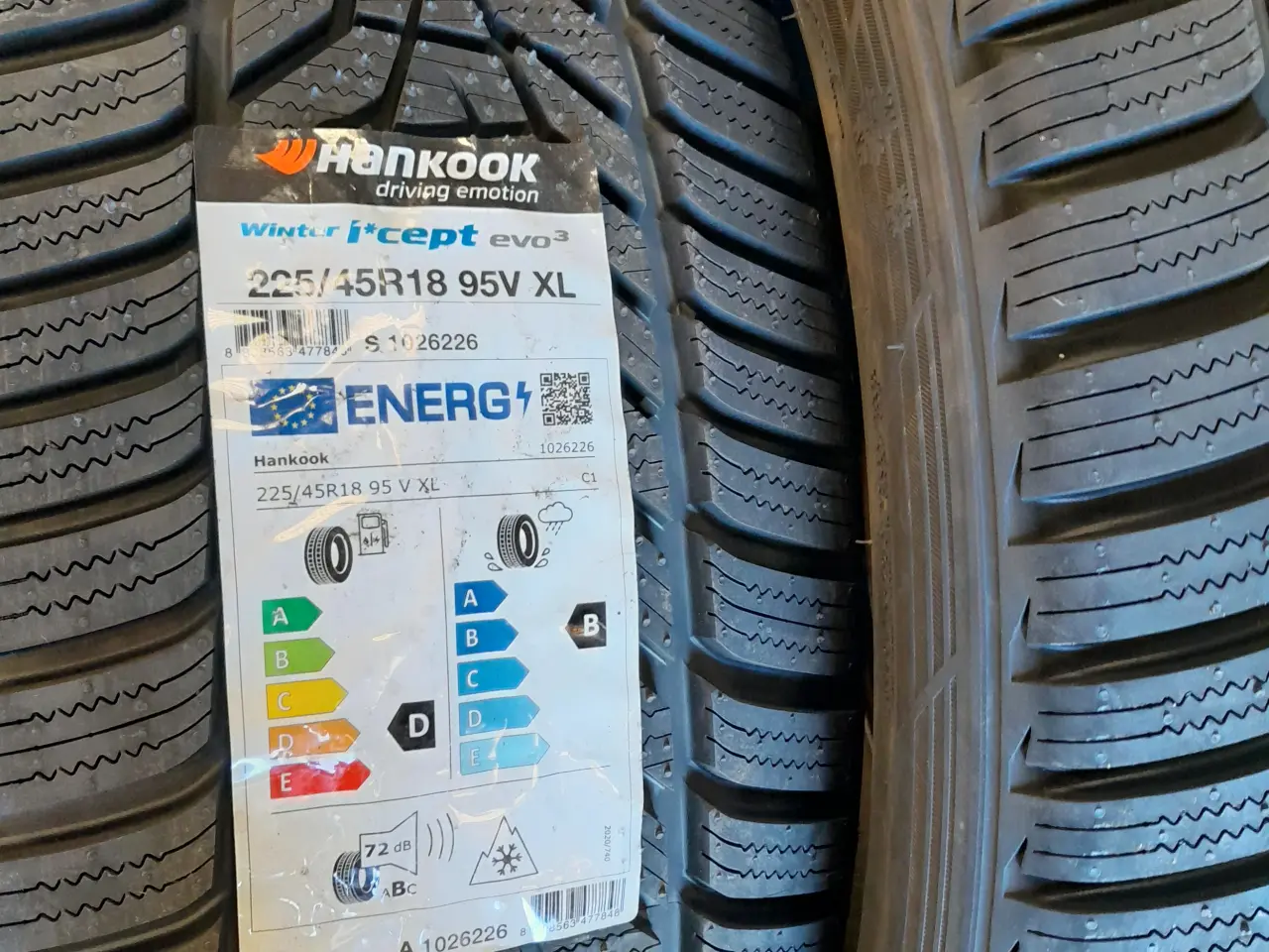 Billede 2 - Hankook vinterdæk 225/45-18