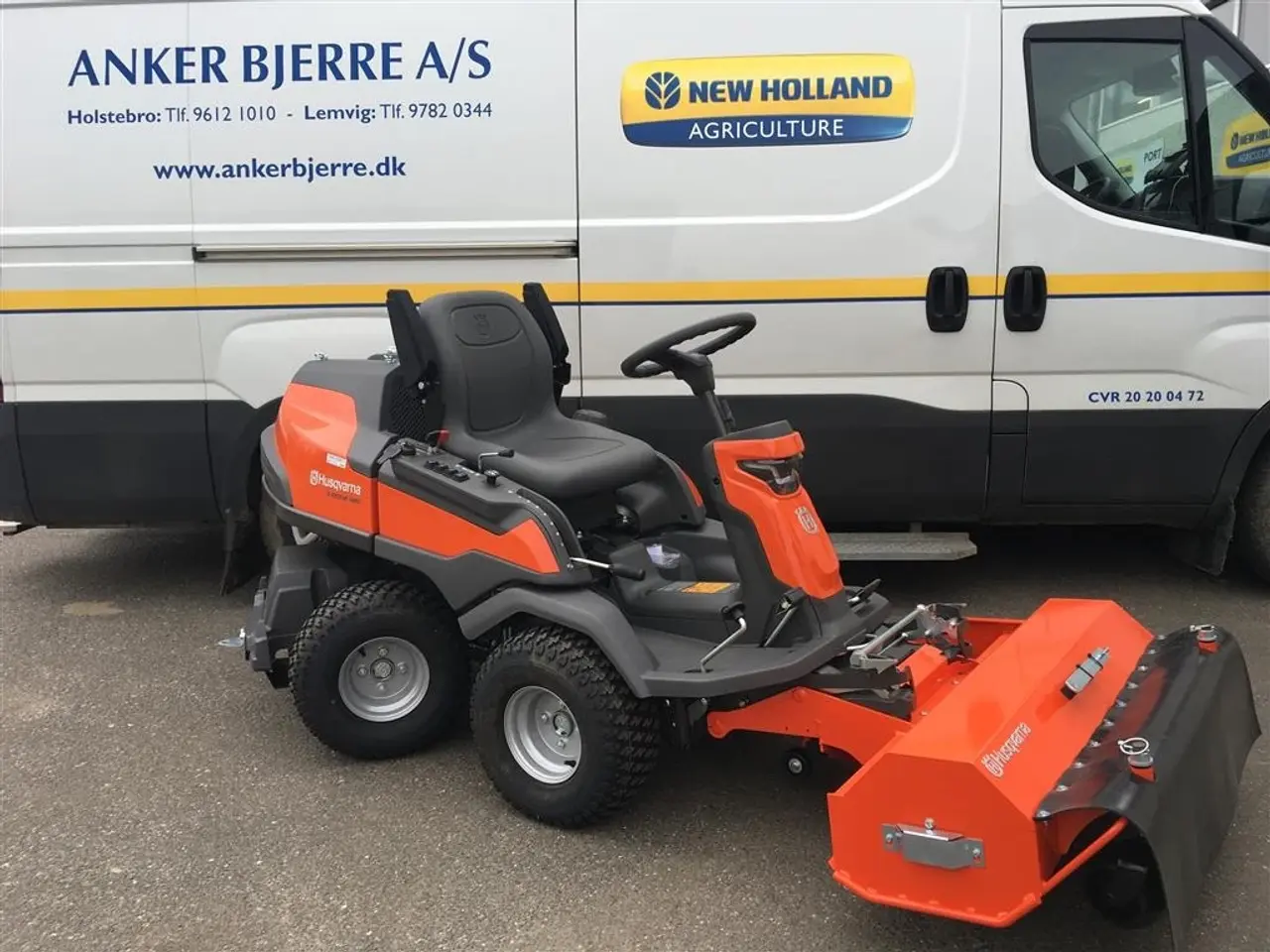 Billede 4 - Husqvarna R 420TsX AWD inkl. slagleklipper & 122 cm klippebord