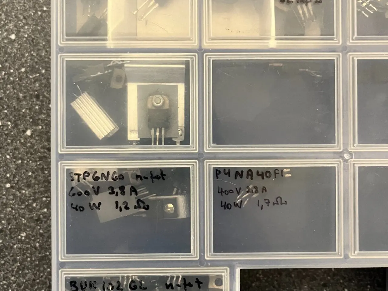 Billede 2 - Double-Sided Organizer Box med blandet Capacitors,