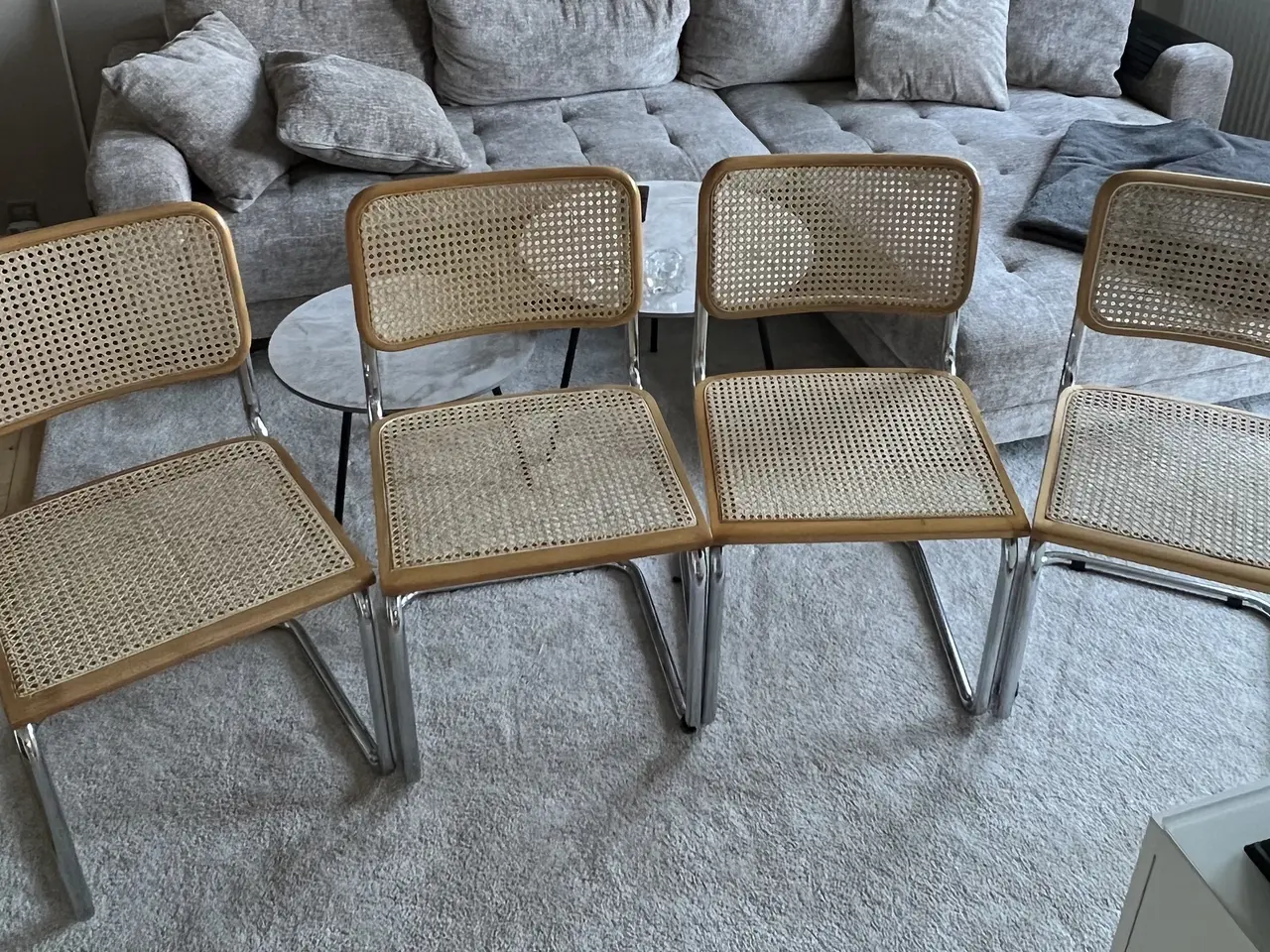 Billede 1 - 4 flotte Frisvinger stole reserveret!