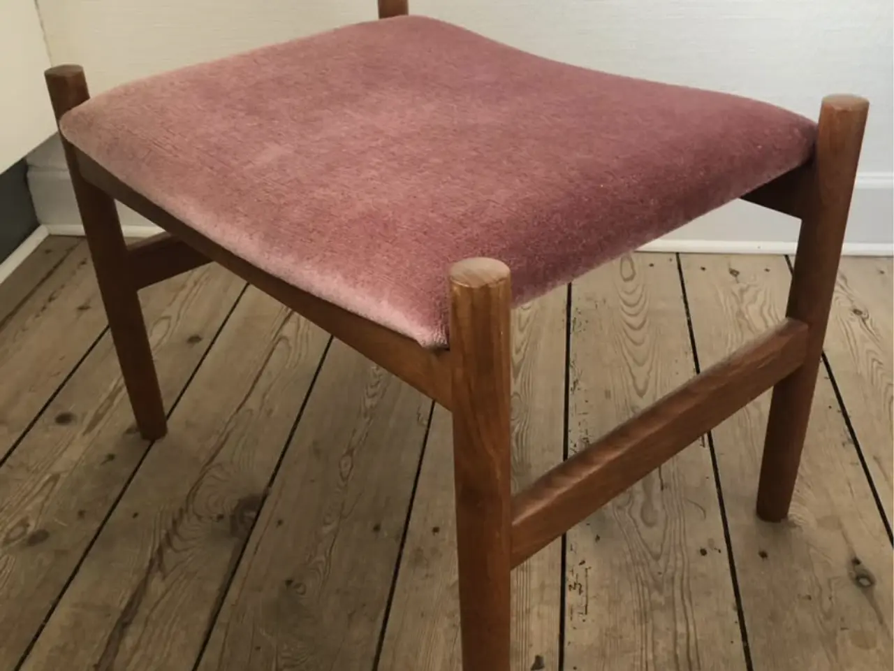 Billede 1 - Fodskammel i teak