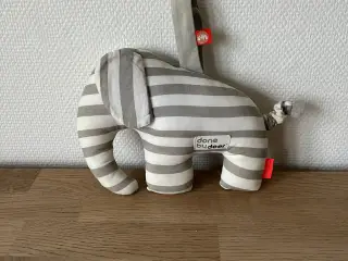 Done by Deer elefant med musik