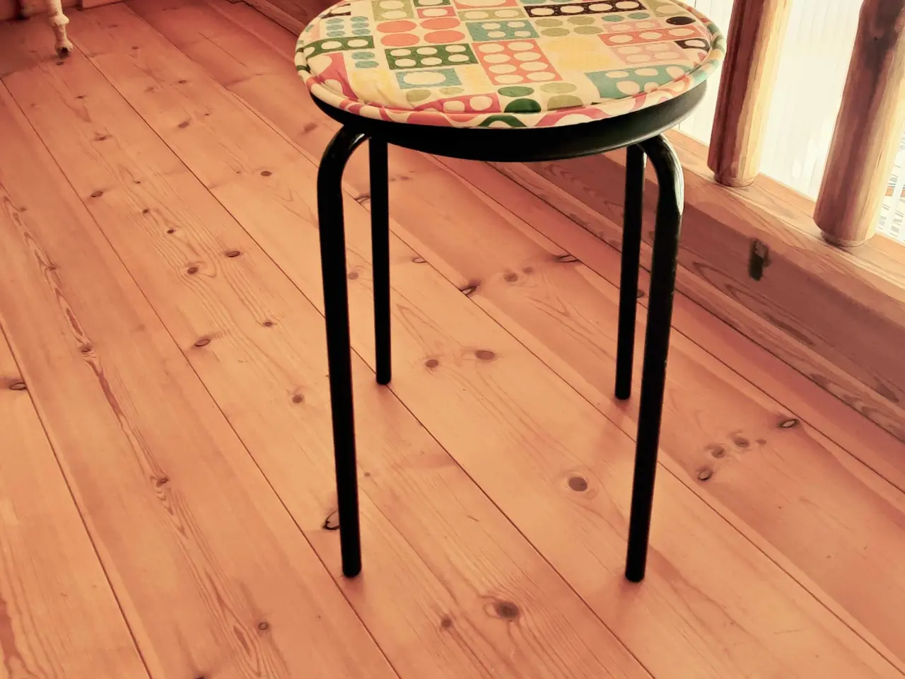 Billede 8 - Skrivebord, 2 skamler og kontorstol