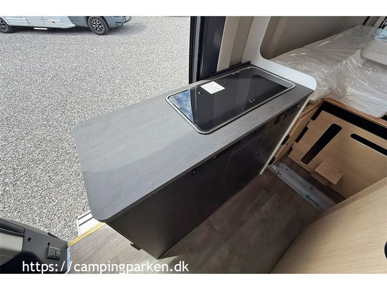 Billede 8 - 2025 - SunLight Sunlight campervan i Adventure, under 6 meter, sort metallic, automatgear og meget udstyr!