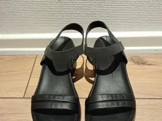Fine damesandaler, Ecco, str. 40.