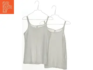 Hvide toppe fra H&M (str. 134)