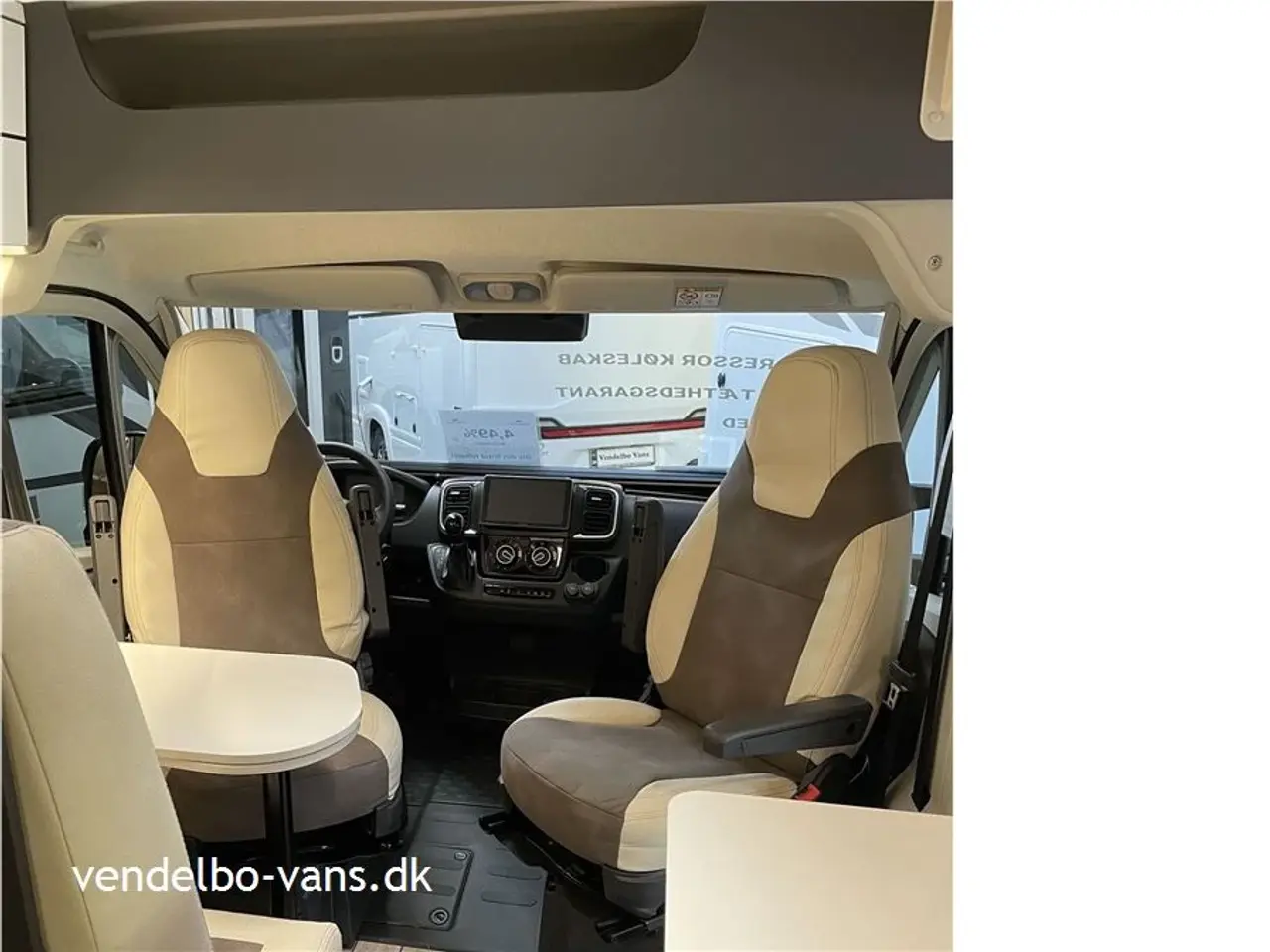 Billede 17 - 2026 - McLouis Menfys Van 1 KUN 541 cm