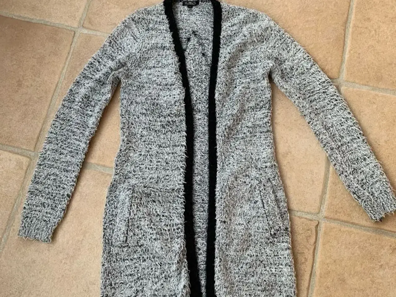 Billede 1 - QUEENZ cardigan str. 9-10 år
