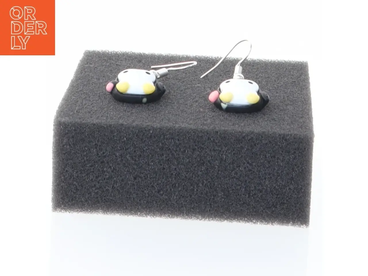Billede 3 - Øreringe med pingvinmotiv (str. 1,5 cm)