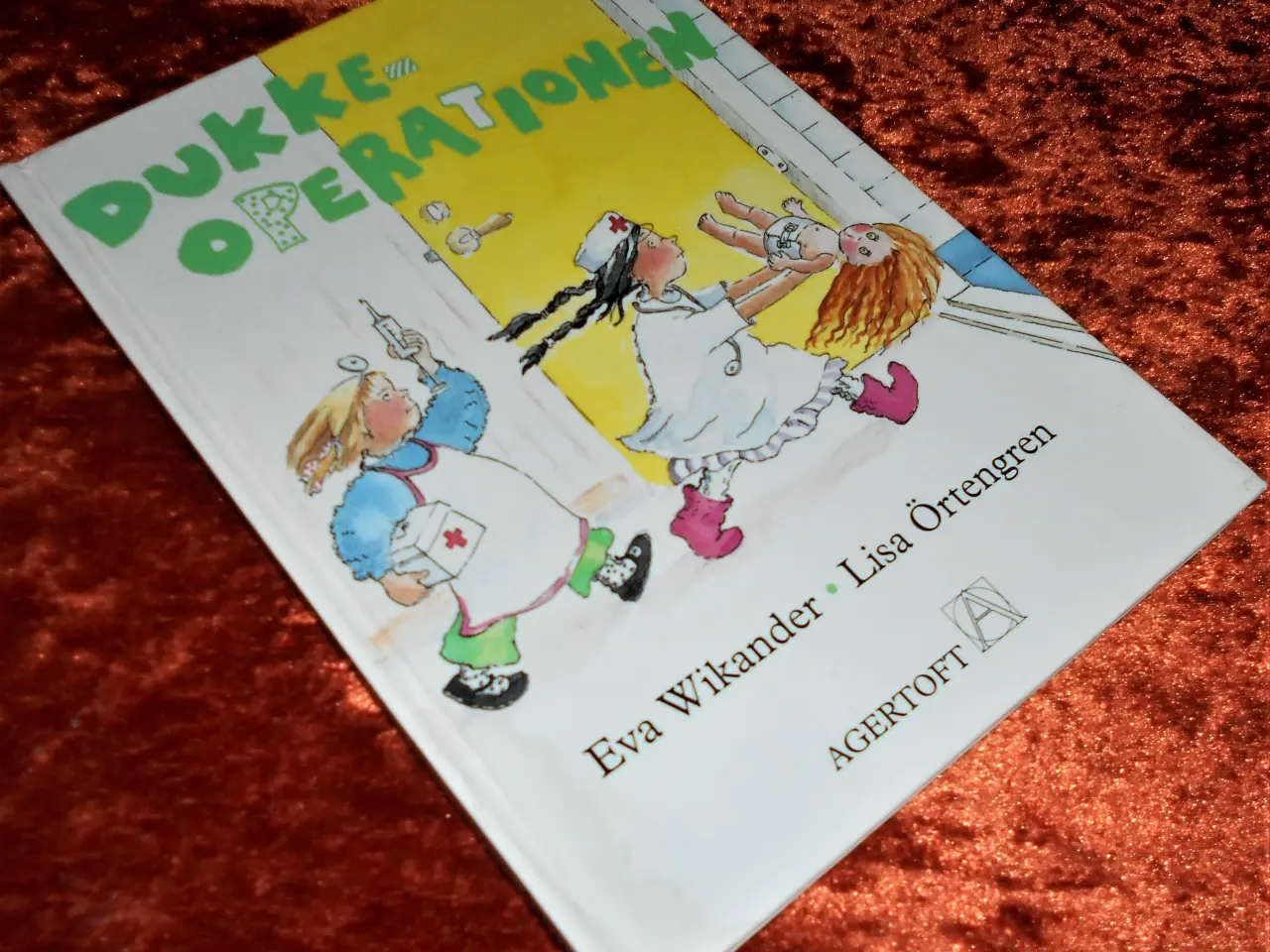 Billede 1 - Dukkeoperationen, Eva Wikander