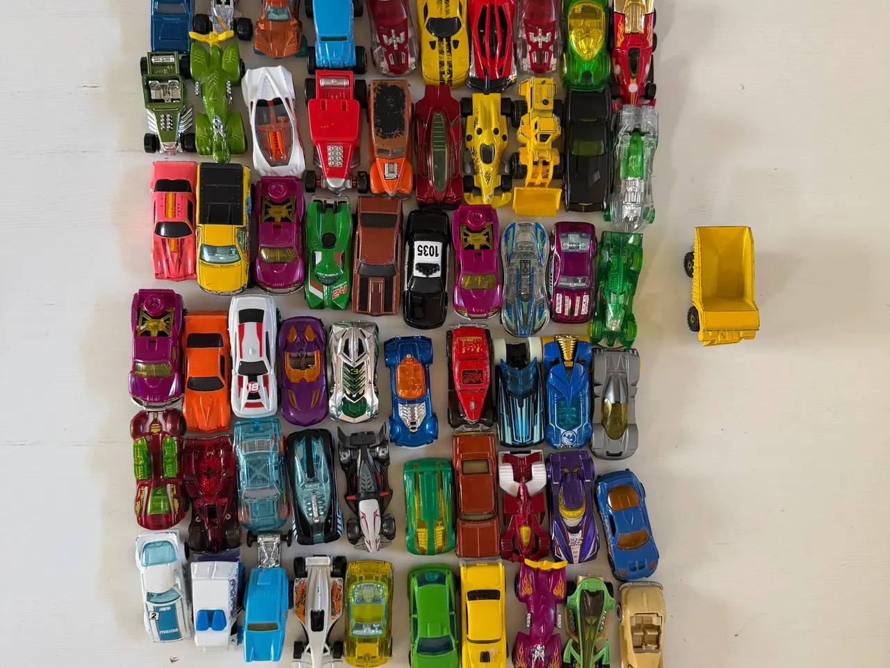 Billede 1 - 61 Hotwheels biler