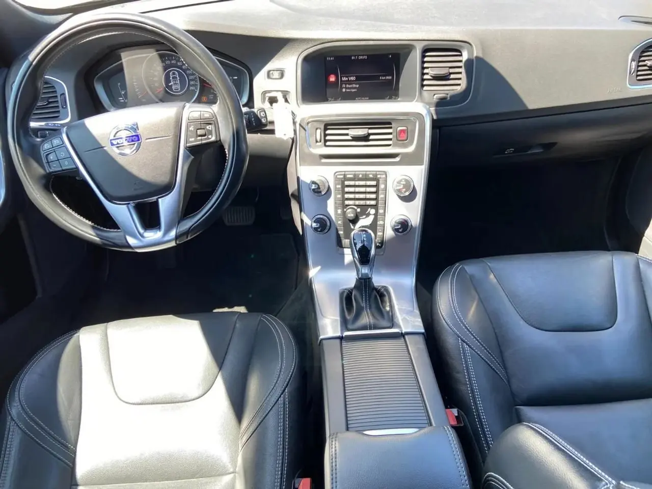 Billede 3 - Volvo V60 2,0 D2 Momentum 120HK Stc 6g Aut.