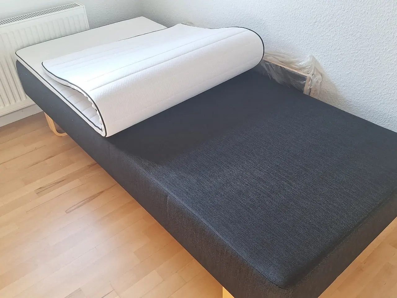 Billede 2 - Enkelt boxmadras seng.