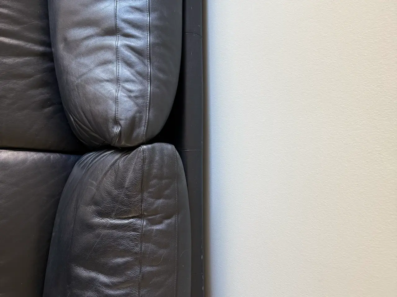 Billede 4 - Sofa i læder med tilhørende puder