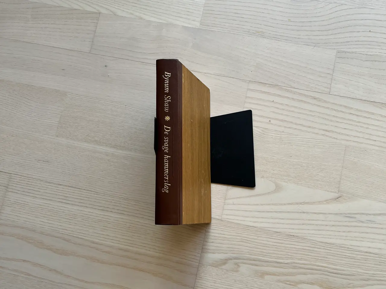 Billede 1 - De svage hammerslag - af Bynum Shaw
