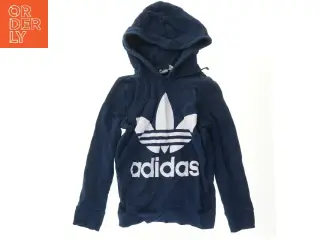 Blå hættetrøje med logo fra Adidas (str. 152)