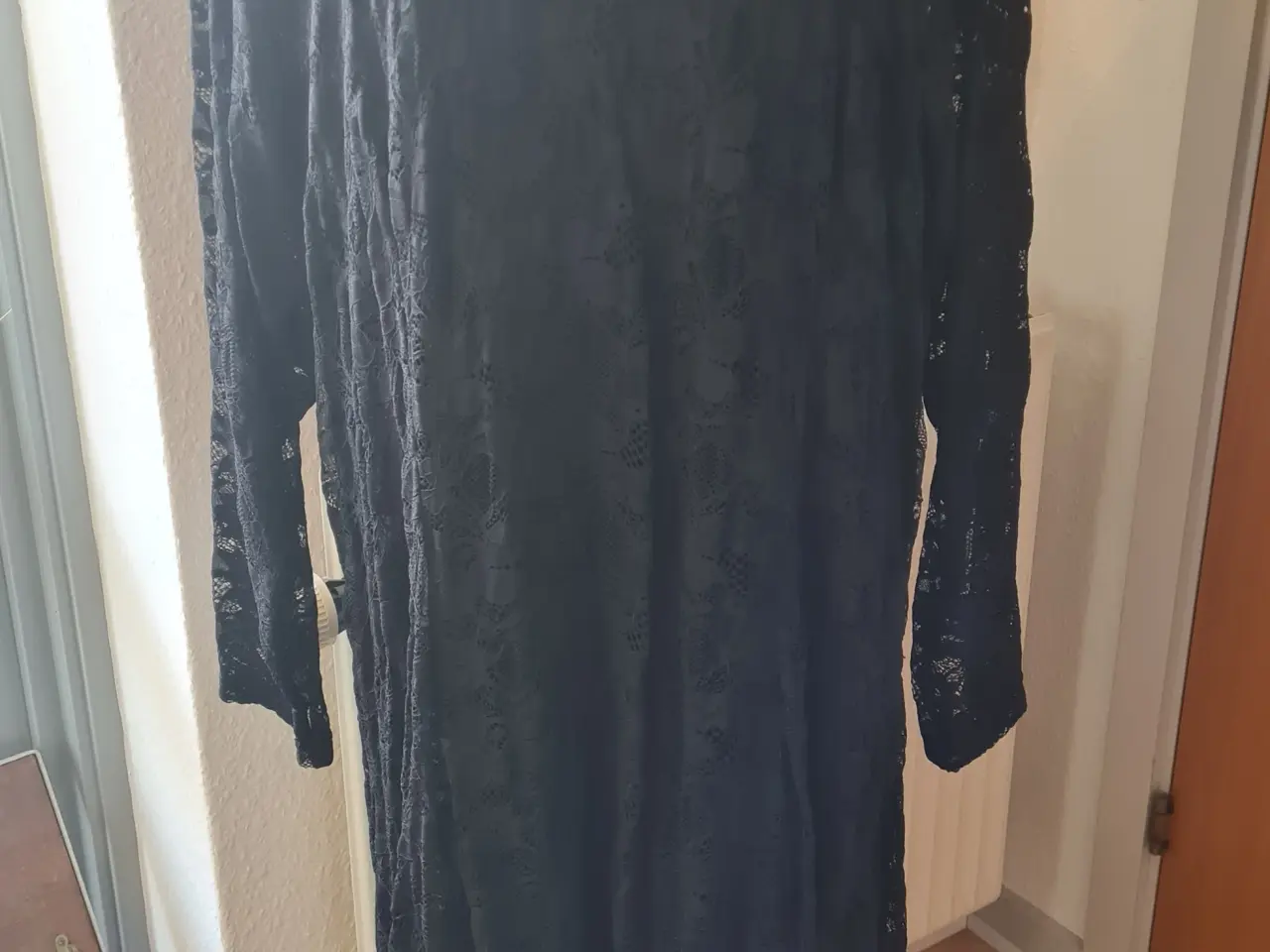 Billede 1 - Zizzi Ny sort blonde kjole str xl 54 