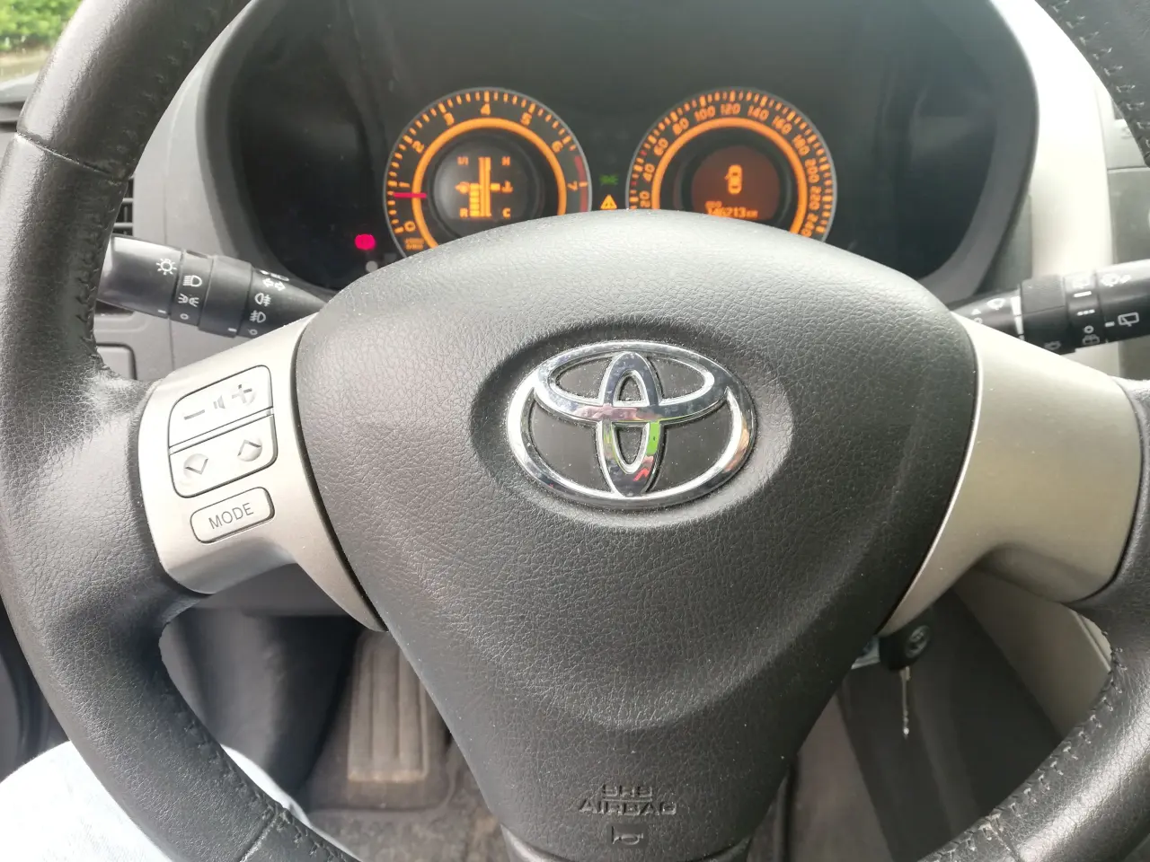 Billede 9 - TOYOTA AURIS 1,6 124hk 5-DØRS HB 146000km