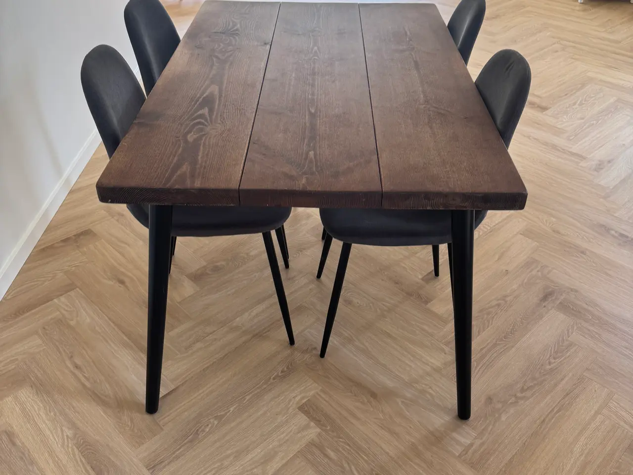 Billede 3 - Spisebord med 4 stole