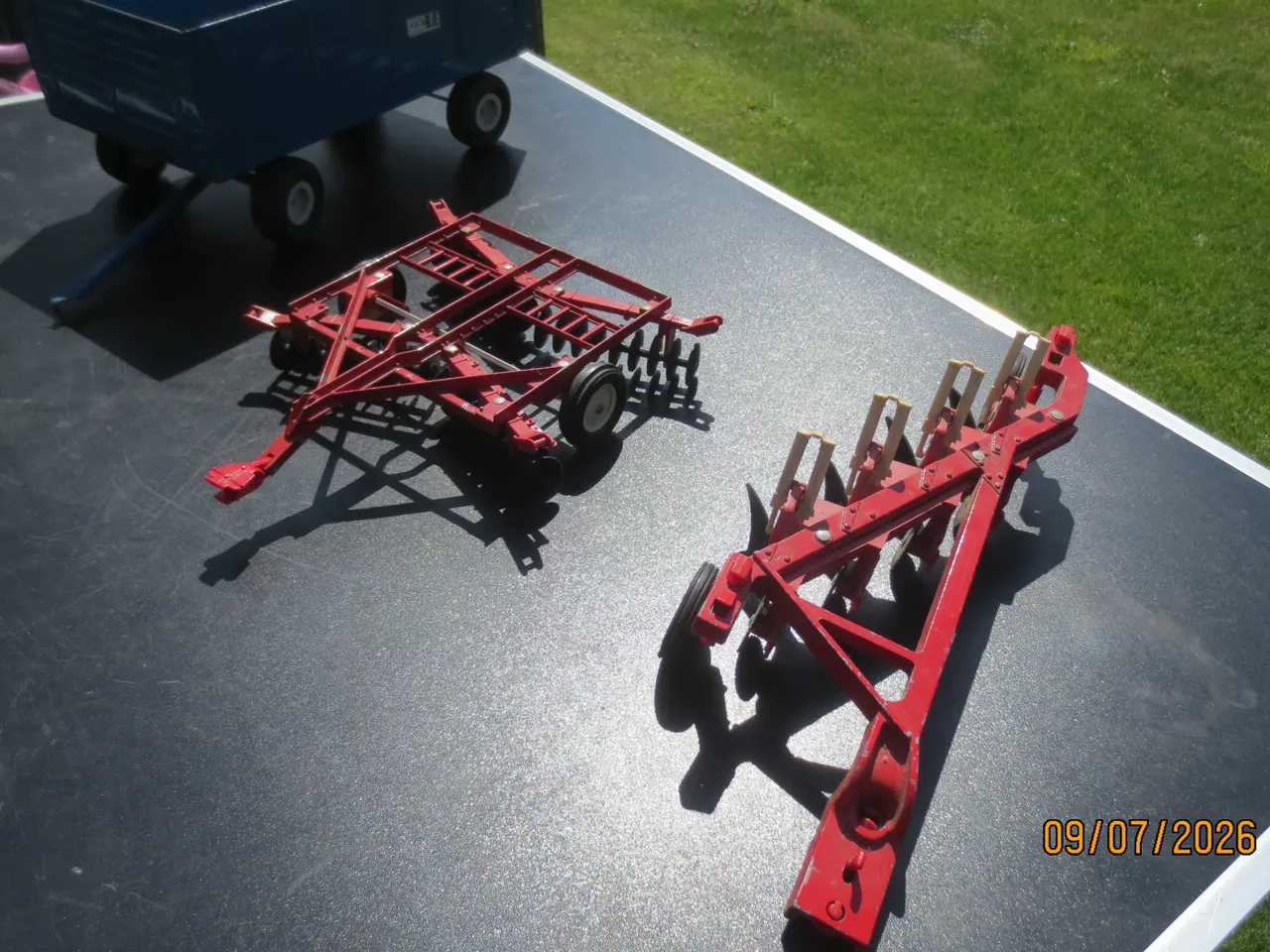 Billede 2 - Modeltraktor 4 Hjulet vogn Plov Tallerkenharve