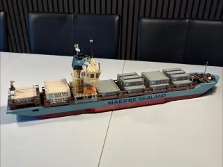 Lego Maersk Sealand containerskib model